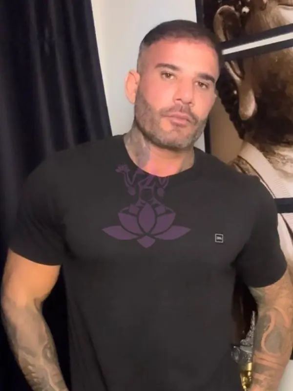 Leonardo, terapeuta da Massagens Carioca